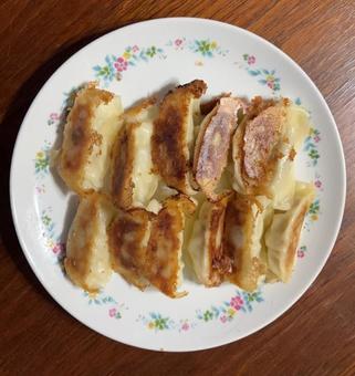 R7.06.28 Fried dumplings 1, JPG R7.06.28 Fried dumplings 1, JPG