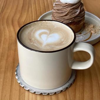 ラテアートカフェーハート モンブラン,栗,マロンの写真素材