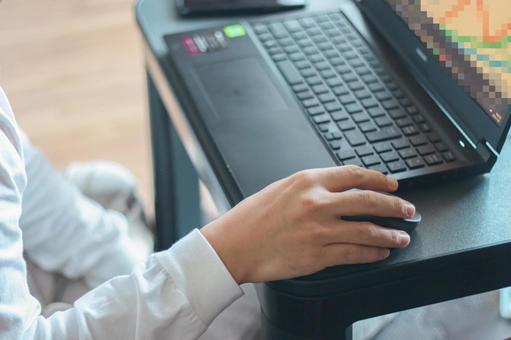 休日のリモートワーク2 プログラミング,リモートワーク,webライターの写真素材