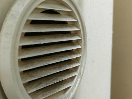 汚れた排気口 汚れた排気口の写真