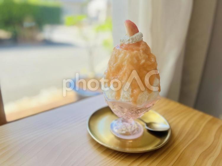 桃ミルク　かき氷 かき氷,カキ氷,夏の写真素材