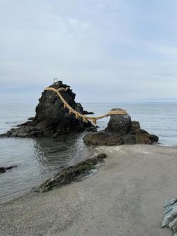 夫婦岩　三重 三重,夫婦岩,岩の写真素材