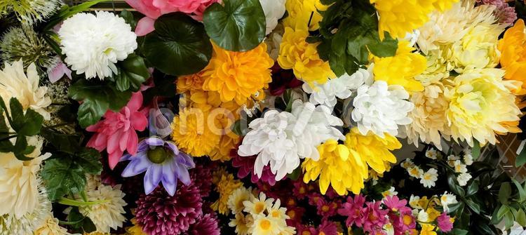 カラフルな造花のイメージ画像 造花,カラフル,人工的の写真素材