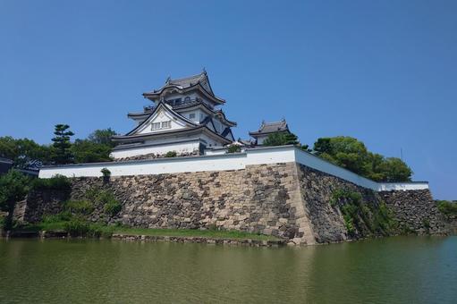 大阪府-岸和田城-天守と石垣と犬走り 大阪府-岸和田城-天守と石垣と犬走り 岸和田城,城,天守の写真素材