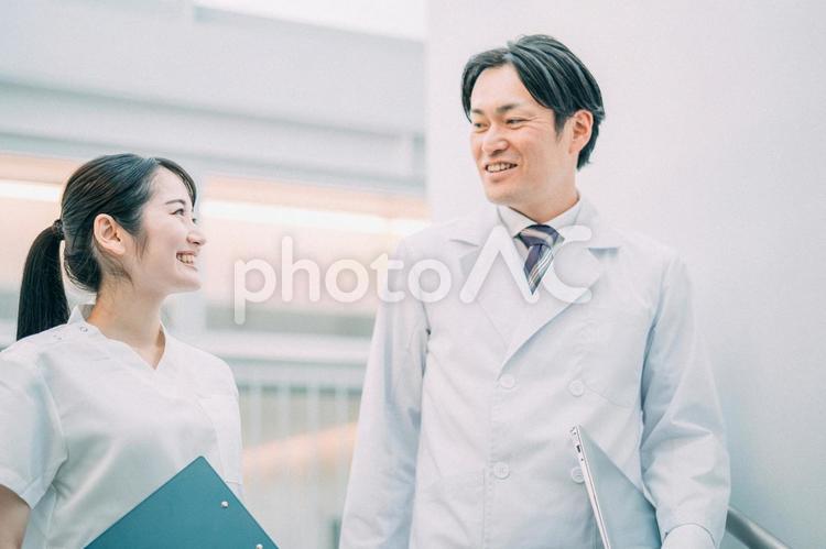 病院で働く医者と看護師 医者,看護師,病院の写真素材