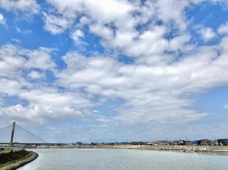 壮大な青空と川 壮大な青空と川の写真