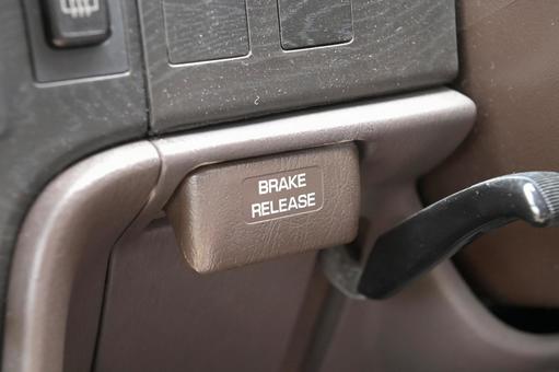 旧車のフットブレーキの手動式解除レバー 旧車のフットブレーキの手動式解除レバー パーキングブレーキ,サイドブレーキ,フットブレーキの写真素材