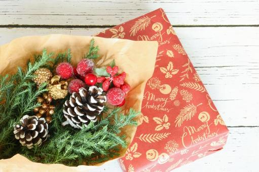 クリスマスの花束とプレゼント 花束,プレゼント,クリスマスの写真素材
