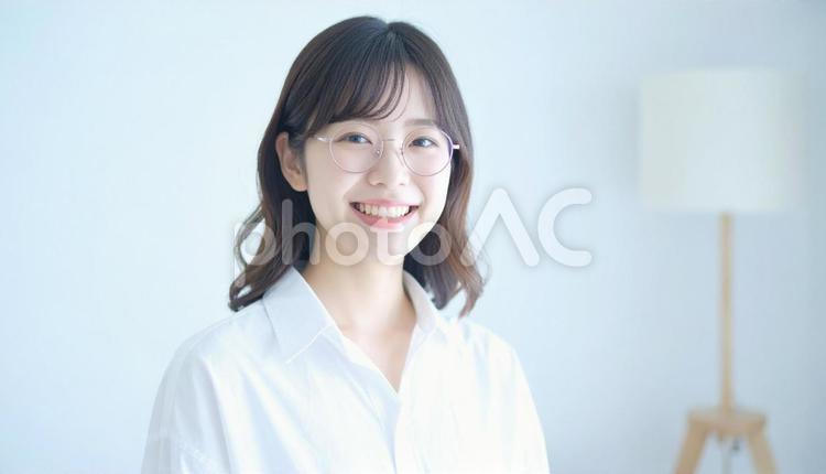 清潔感のあるカメラ目線の女性 女性,人物,1人の写真素材