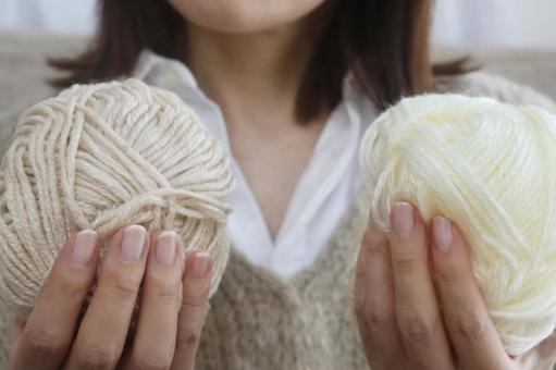 毛糸を持つ女性 毛糸,編み物,冬の写真素材