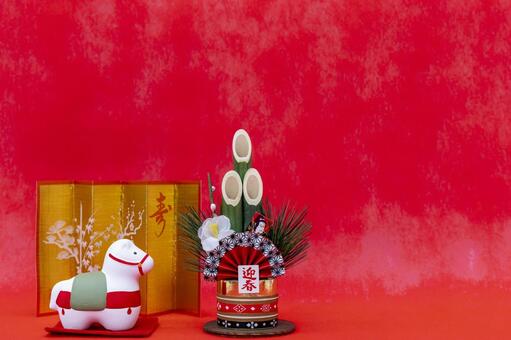 午（馬）の置物と正月飾り 干支,午,置物の写真素材