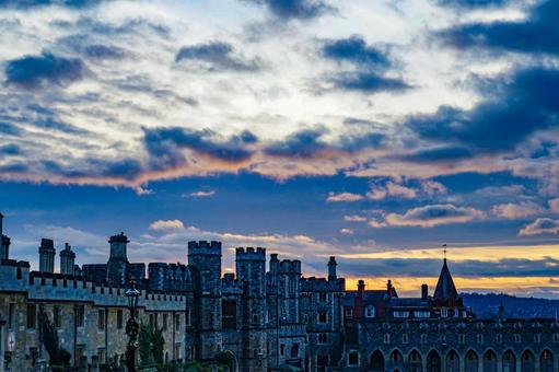 黄昏時の城の風景 黄昏時の城の風景 ウィンザー城,夕焼け,黄昏の写真素材