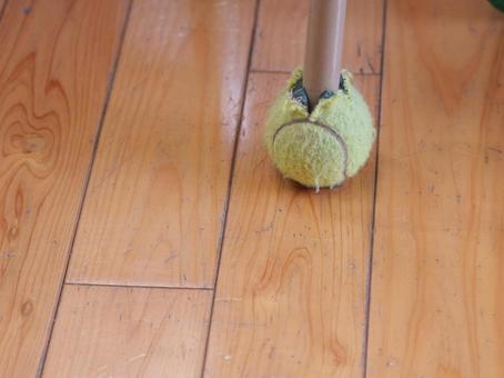 学校の椅子　テニスボール　コピースペース コピースペース,テニスボール,学校の写真素材