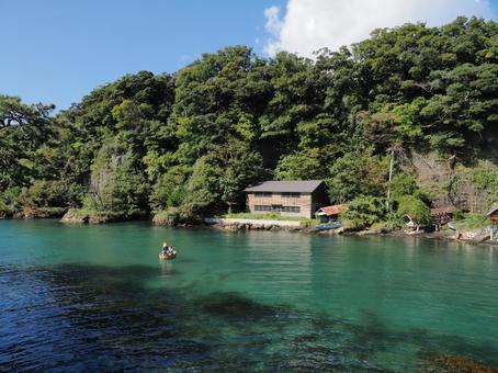 矢島観光たらい舟 佐渡島 矢島観光たらい舟 佐渡島 佐渡島,新潟県,海の写真素材
