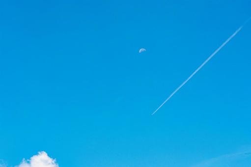 青空と飛行機雲 青空と飛行機雲の写真