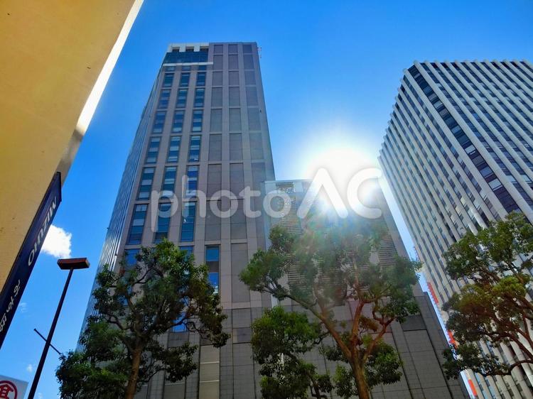 横浜駅西口付近の風景 オフィスビル,オフィス街,サラリーマンの写真素材