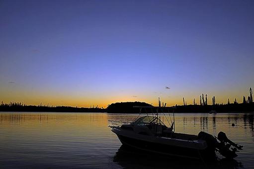 ニューカレドニア イルデパン島103夕景 ニューカレドニア イルデパン島103夕景 ニューカレドニア,イルデパン島,ウレテラビーチホテルの写真素材