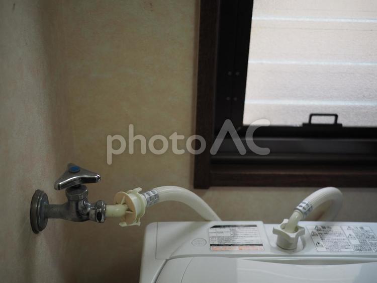 洗濯機の蛇口 清掃,カビ,汚れの写真素材