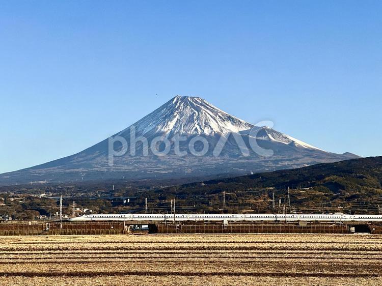東海道新幹線と富士山 富士山,新幹線,田んぼの写真素材