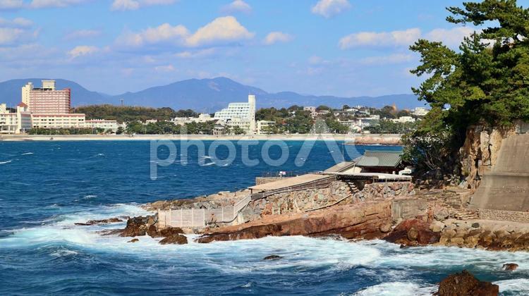 南紀白浜温泉崎の湯と青い海の風景 崎の湯,温泉,海の写真素材