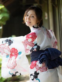 32: Woman in yukata, JPG 32: Woman in yukata, JPG