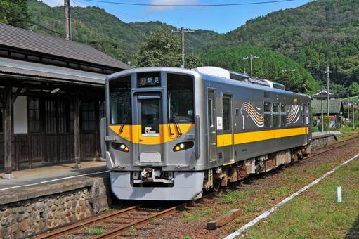 DEC700 姫新線 DEC700 姫新線 鉄道,ディーゼルカー,汽車の写真素材