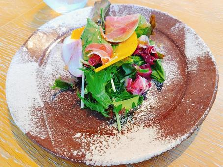 イタリアンレストランのサラダ サラダ,レストラン,外食の写真素材