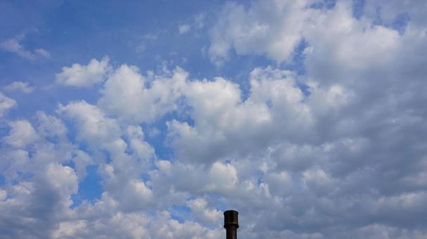 空と煙突 空と煙突の写真