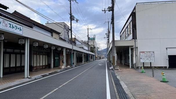 朝の豊岡市の大開通り3 朝の豊岡市の大開通り3 兵庫県,朝,駅の写真素材