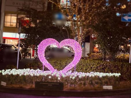 自由が丘駅前でハートのイルミネーション イルミネーション,ハート,ピンクの写真素材