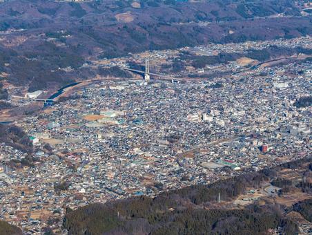 武甲山頂からの秩父市の写真