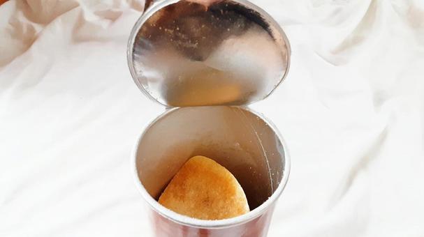 筒に入ったマッシュポテトチップス・2 筒に入ったマッシュポテトチップス・2の写真