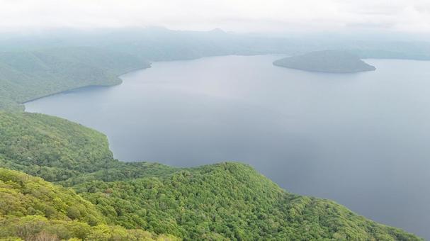 十和田湖畔　春　御鼻部山展望台② 湖,山,自然の写真素材