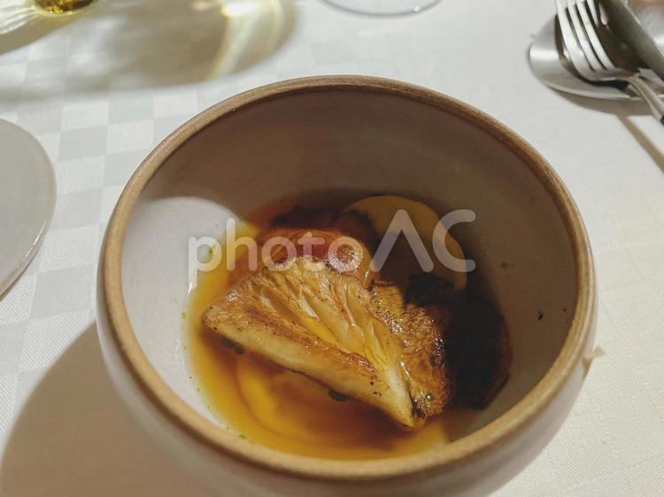 きのこのスープ　ラビオリ　ポルチーニ茸 きのこのスープ,ラビオリ,ポルチーニ茸の写真素材