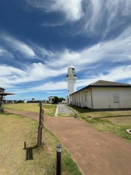 夏の空と御前埼灯台 夏の空と御前埼灯台の写真
