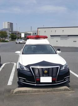 出動中のパトカー 出動中のパトカーの写真