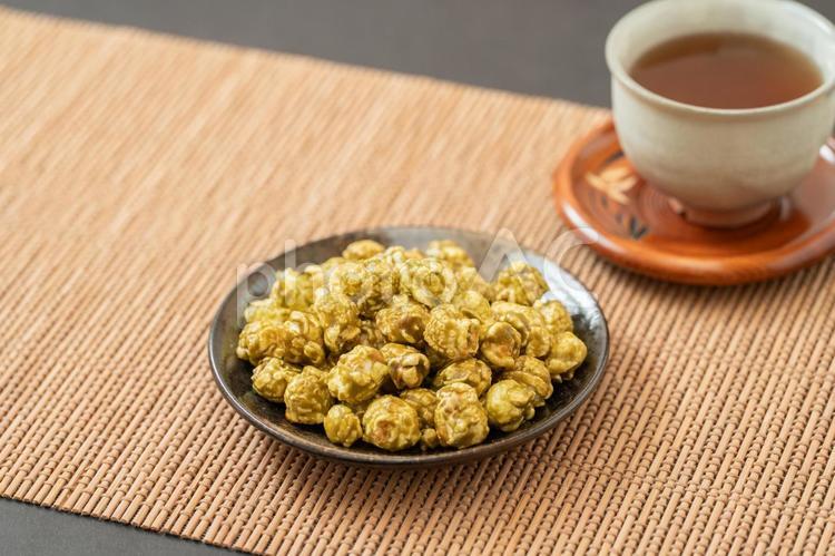 和風ティータイム抹茶ポップコーン 抹茶,ポップコーン,和風の写真素材