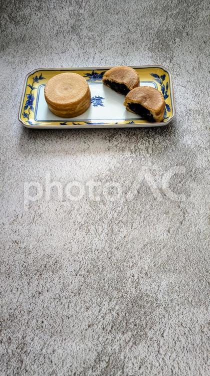 オヤツタイムに今川焼き 今川焼き,オヤツ,おやつの写真素材