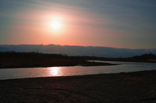 十勝川の夕日 十勝川の夕日の写真