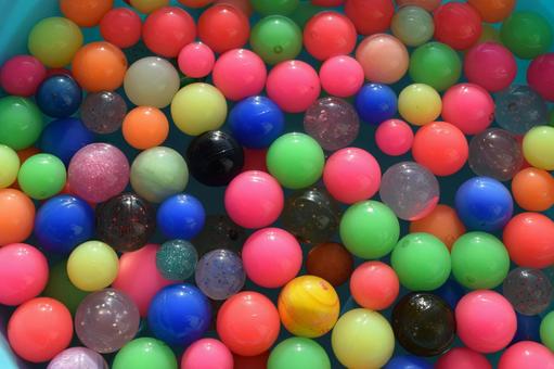 カラフルなスーパーボール スーパーボール,ビックリボール,ボールの写真素材