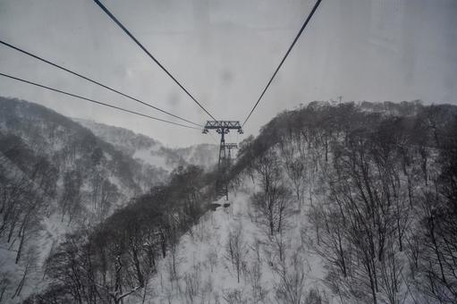 谷川岳ロープウェイから見た景色 谷川岳ロープウェイから見た景色の写真