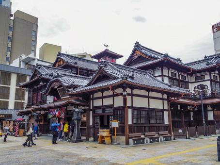 【愛媛県】松山市・道後温泉本館 道後温泉本館,道後温泉,温泉街の写真素材