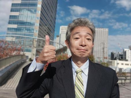 元気なシニア男性サラリーマン シニア,中年サラリーマン,中高年サラリーマンの写真素材