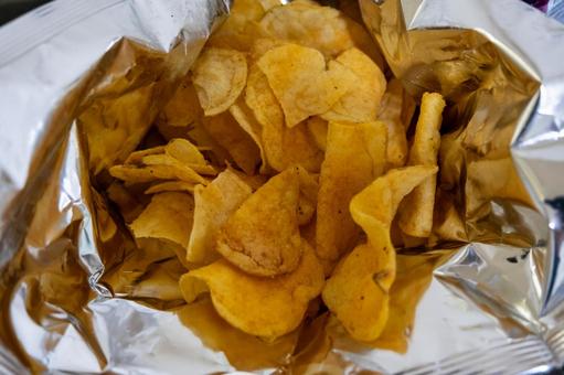ポテトチップス ポテトチップス,じゃがいも,スナック菓子の写真素材
