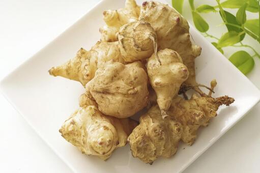 健康と美容に嬉しいスーパーフード菊芋 菊芋,根菜,スーパーフードの写真素材