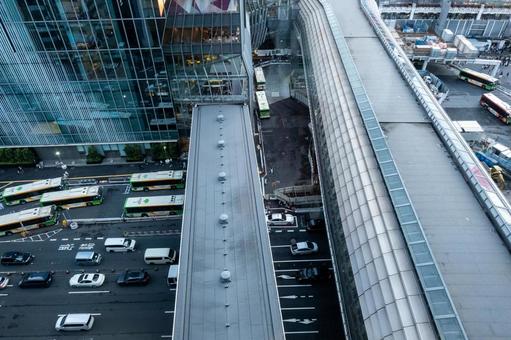 高層ビルから見下ろした渋谷駅前の街並み 高層ビルから見下ろした渋谷駅前の街並み 駅前,ビル群,曇りの写真素材