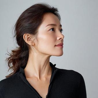 アジア人女性の美しいサイドプロファイルの写真