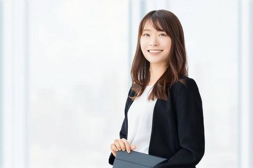 笑顔の女性・ビジネスウーマン 笑顔の女性・ビジネスウーマン 女性,笑顔,微笑むの写真素材