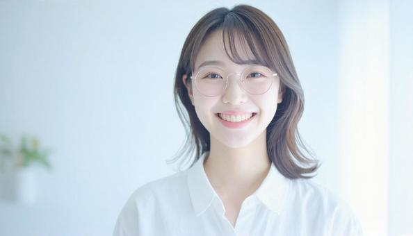 清潔感のあるカメラ目線の女性の写真