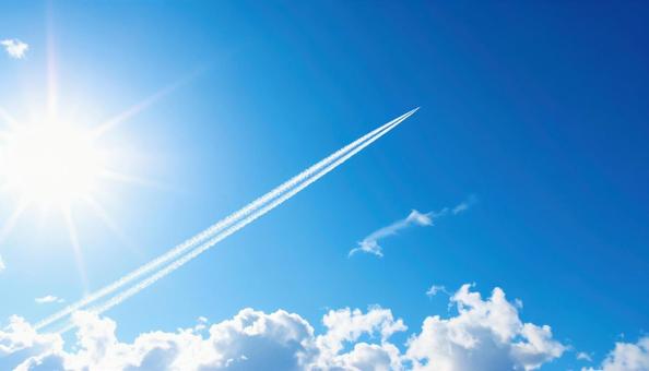 飛行機雲と青空 飛行機雲と青空の写真